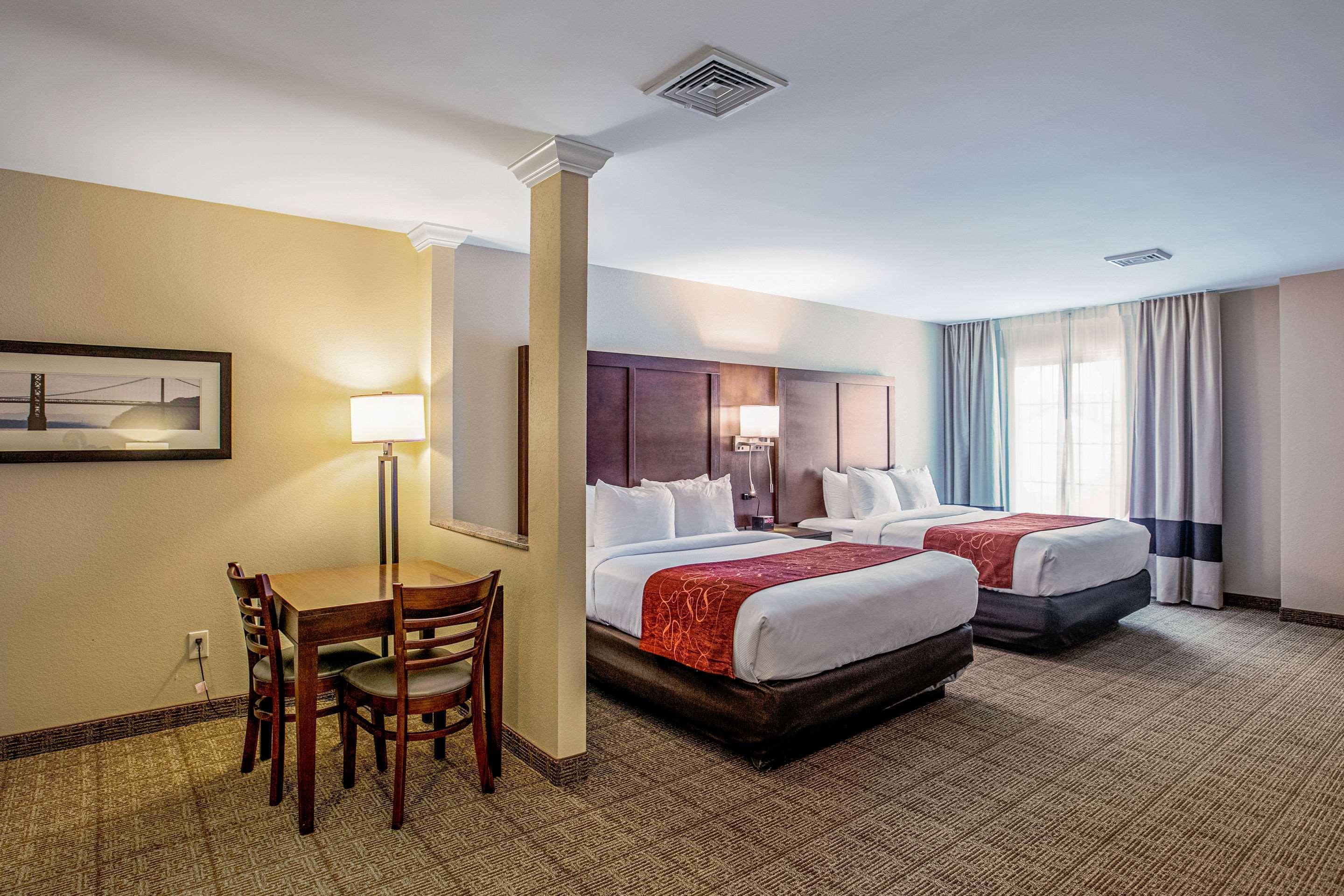 Comfort Suites Fishkill Near Interstate 84 Εξωτερικό φωτογραφία