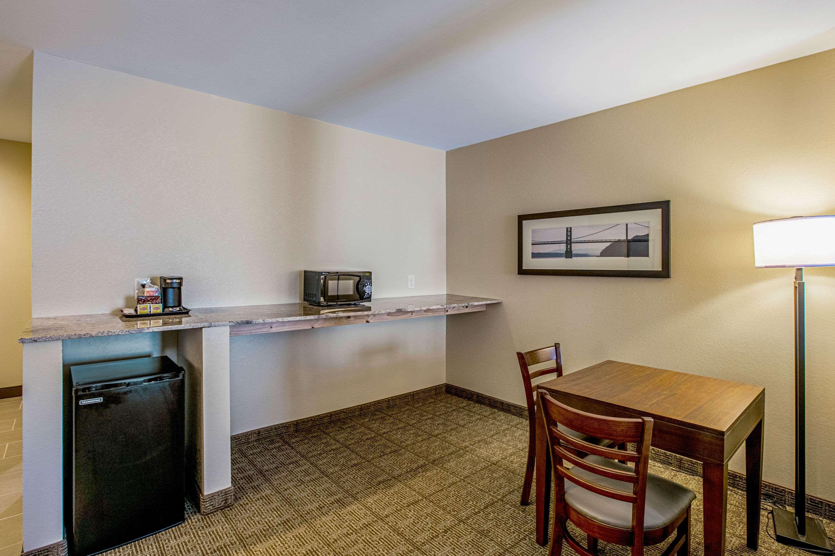 Comfort Suites Fishkill Near Interstate 84 Εξωτερικό φωτογραφία